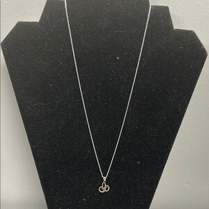 New Elegant Silver Necklace with Pendant